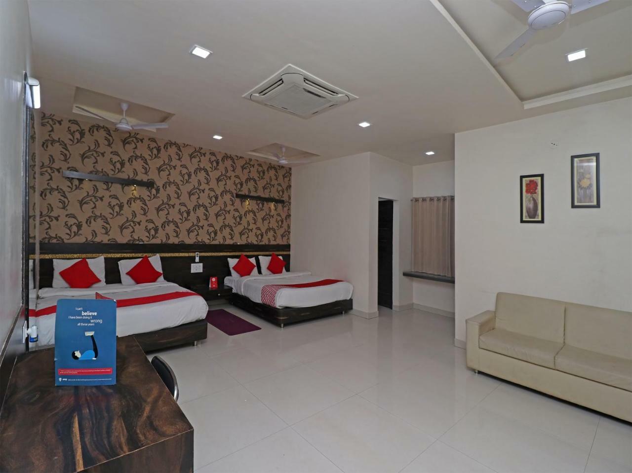 Hotel Oyo 29012 Gayatri Palace Durg Zewnętrze zdjęcie