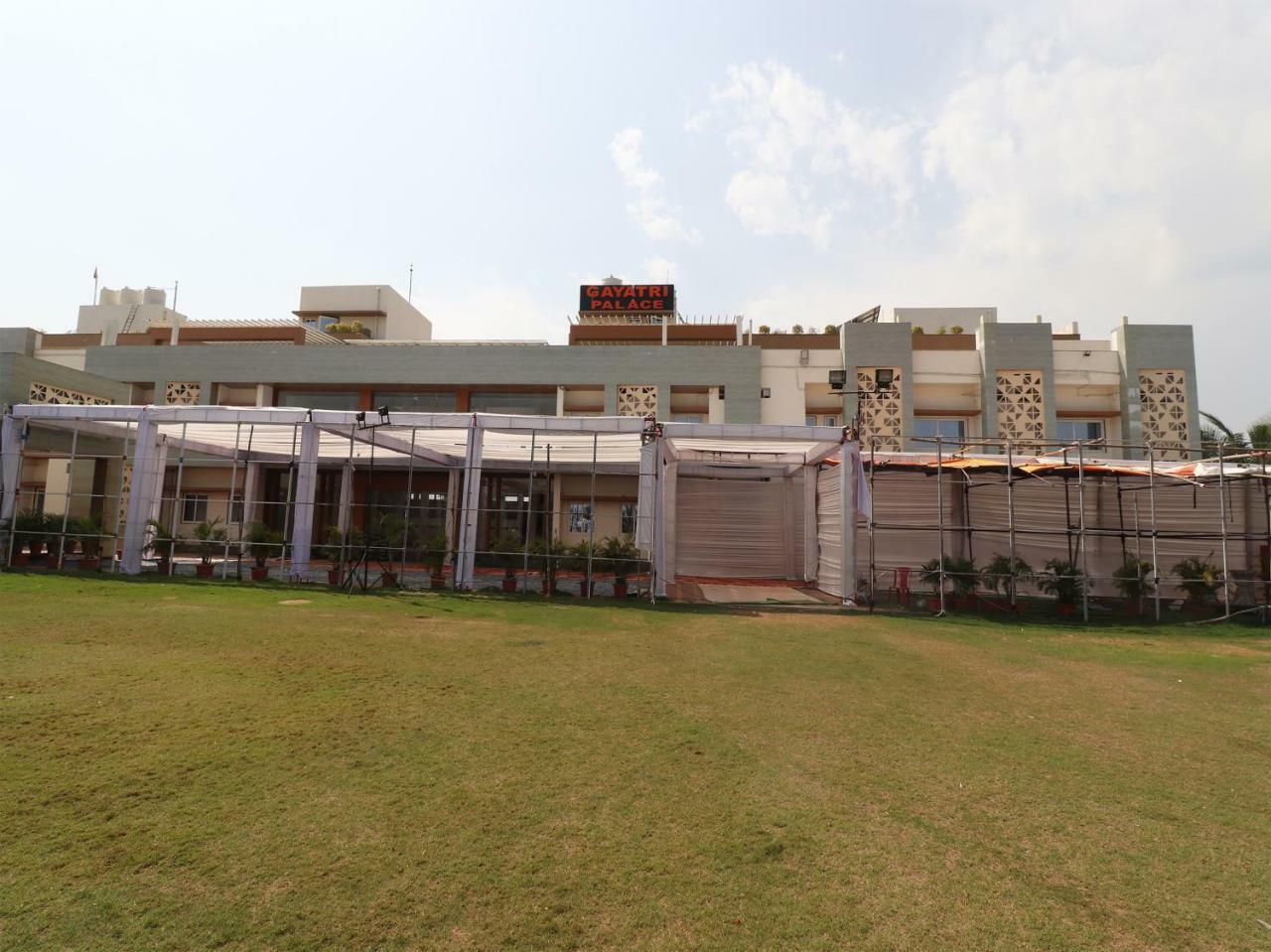 Hotel Oyo 29012 Gayatri Palace Durg Zewnętrze zdjęcie