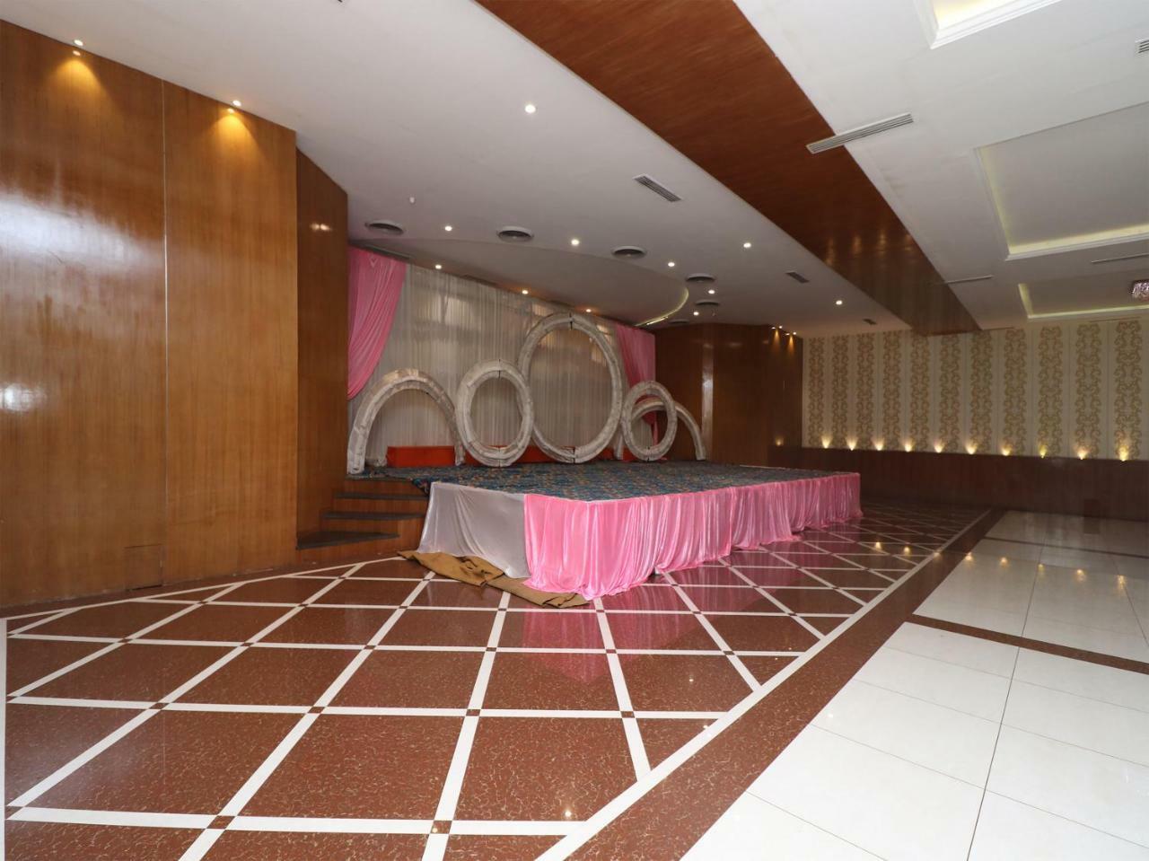 Hotel Oyo 29012 Gayatri Palace Durg Zewnętrze zdjęcie