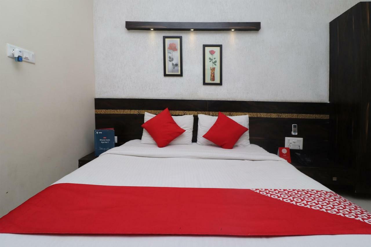 Hotel Oyo 29012 Gayatri Palace Durg Zewnętrze zdjęcie