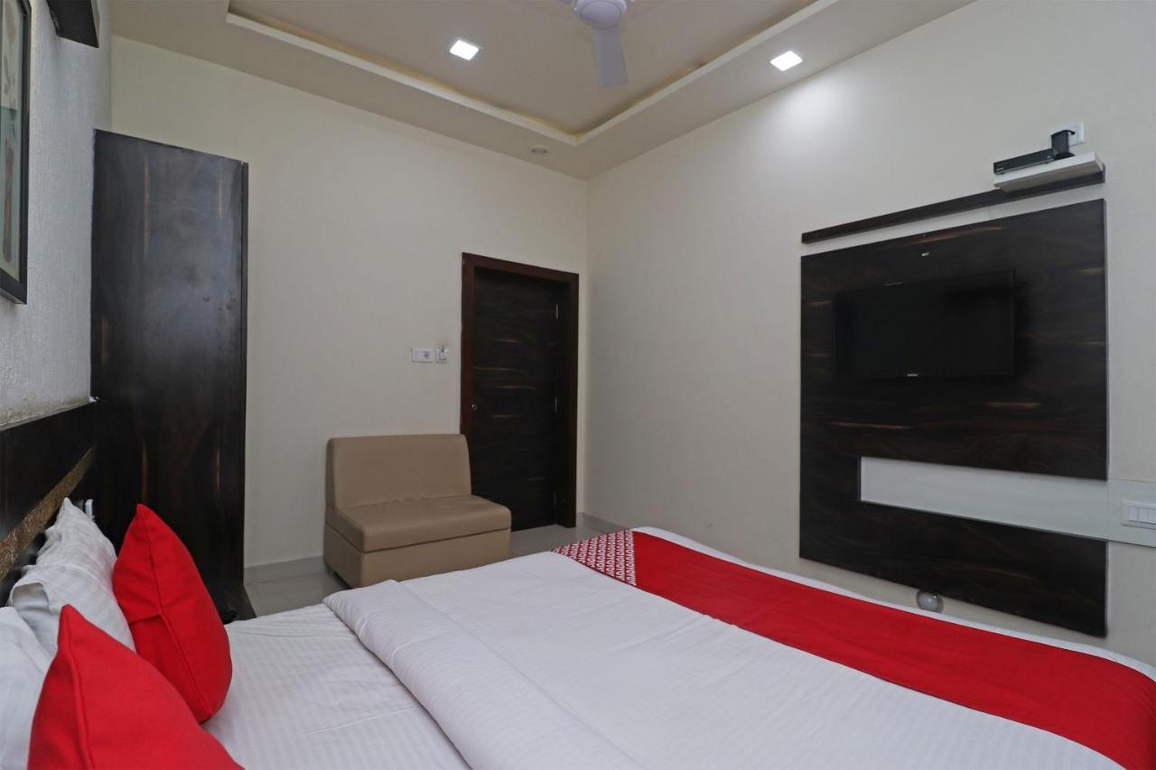 Hotel Oyo 29012 Gayatri Palace Durg Zewnętrze zdjęcie