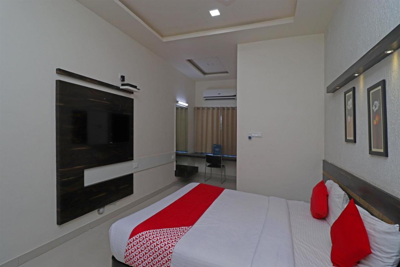 Hotel Oyo 29012 Gayatri Palace Durg Zewnętrze zdjęcie